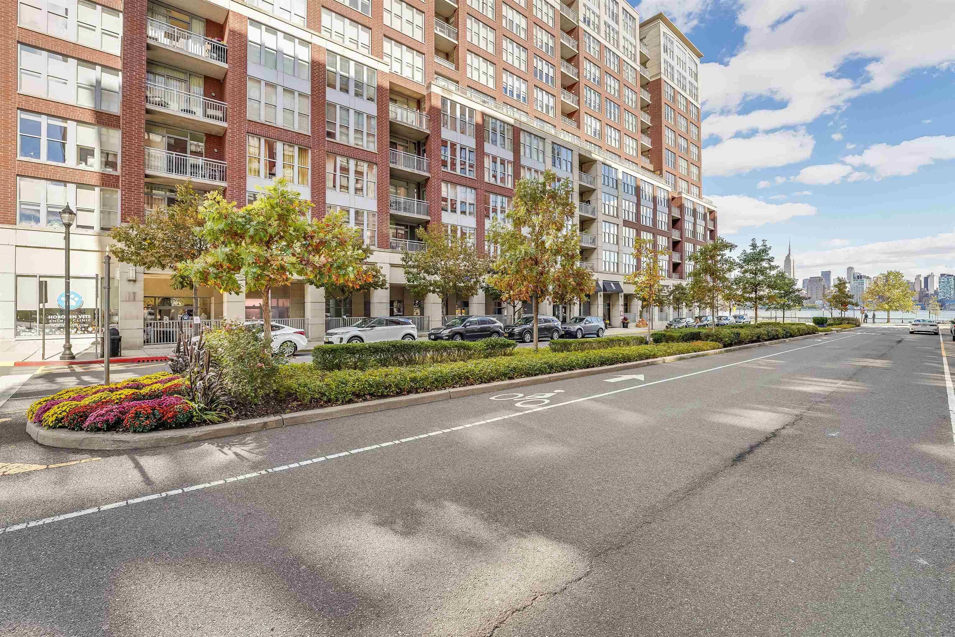 1125 MAXWELL LANE  #828, Hoboken, NJ 07030