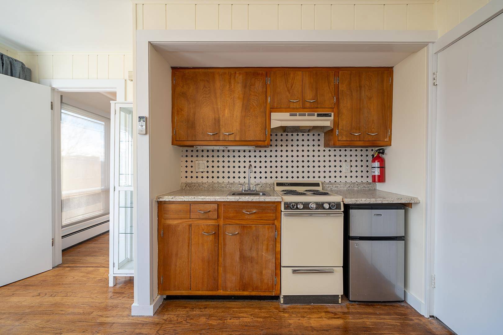 Weehawken, NJ 07086,65 HACKENSACK PLANK RD