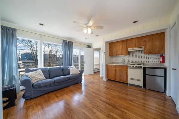 Weehawken, NJ 07086,65 HACKENSACK PLANK RD