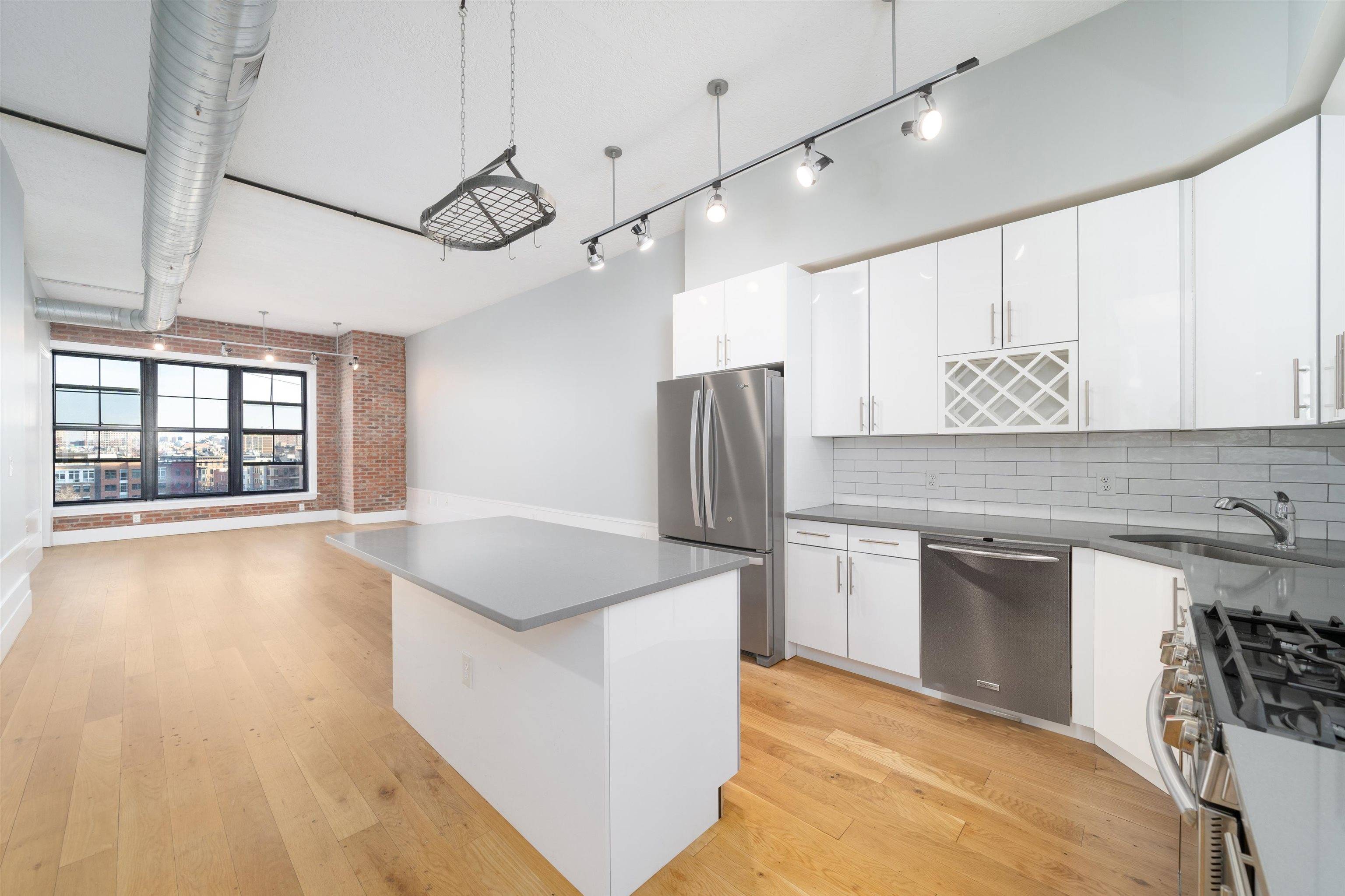 100 PATERSON PLANK RD #515, Jc Heights, NJ 07030