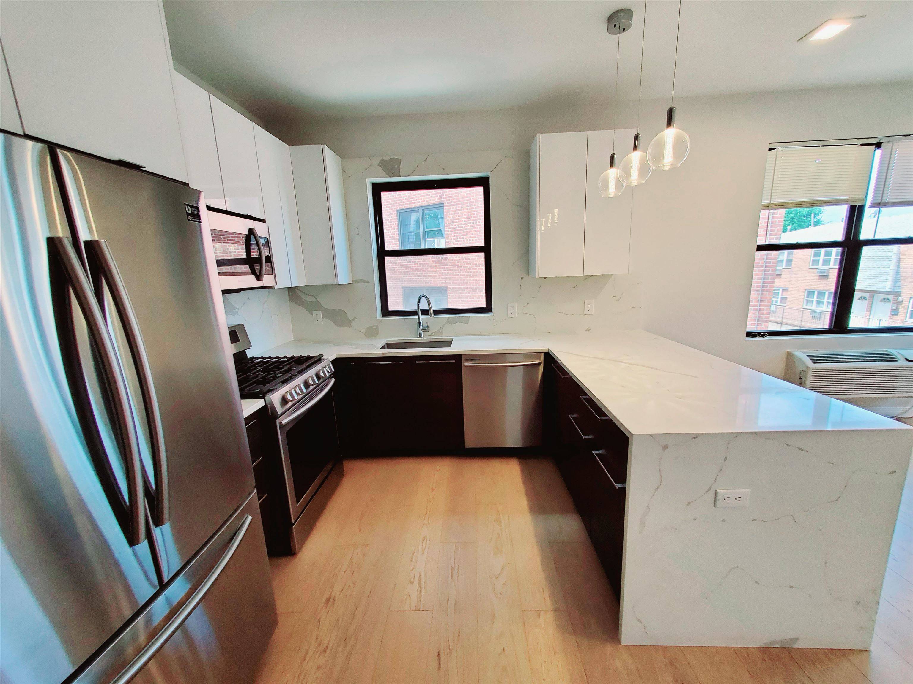 Guttenberg, NJ 07093,6809 PALISADE AVE  #202