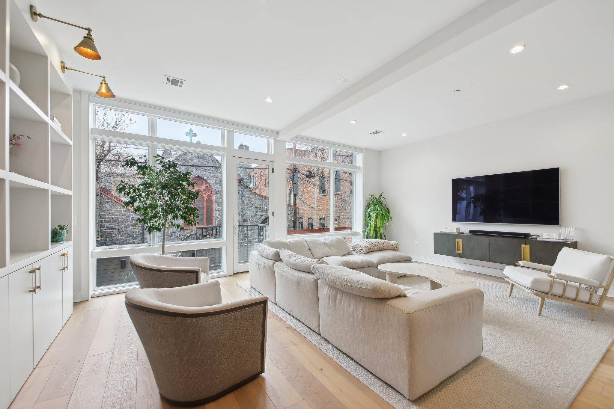 Hoboken, NJ 07030,702 HUDSON ST  #1