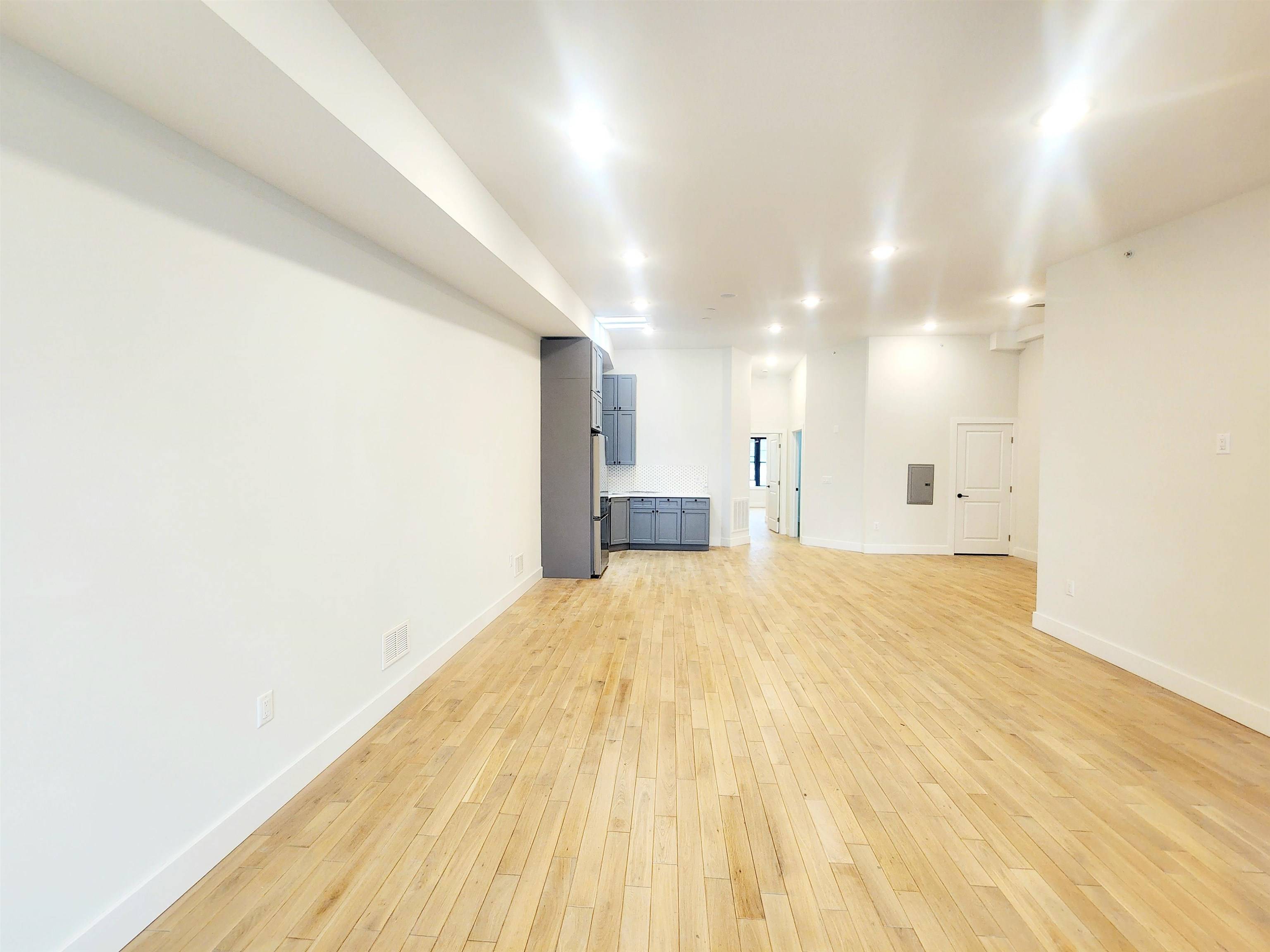 Jc Heights, NJ 07306,131 HOPKINS AVE  #2