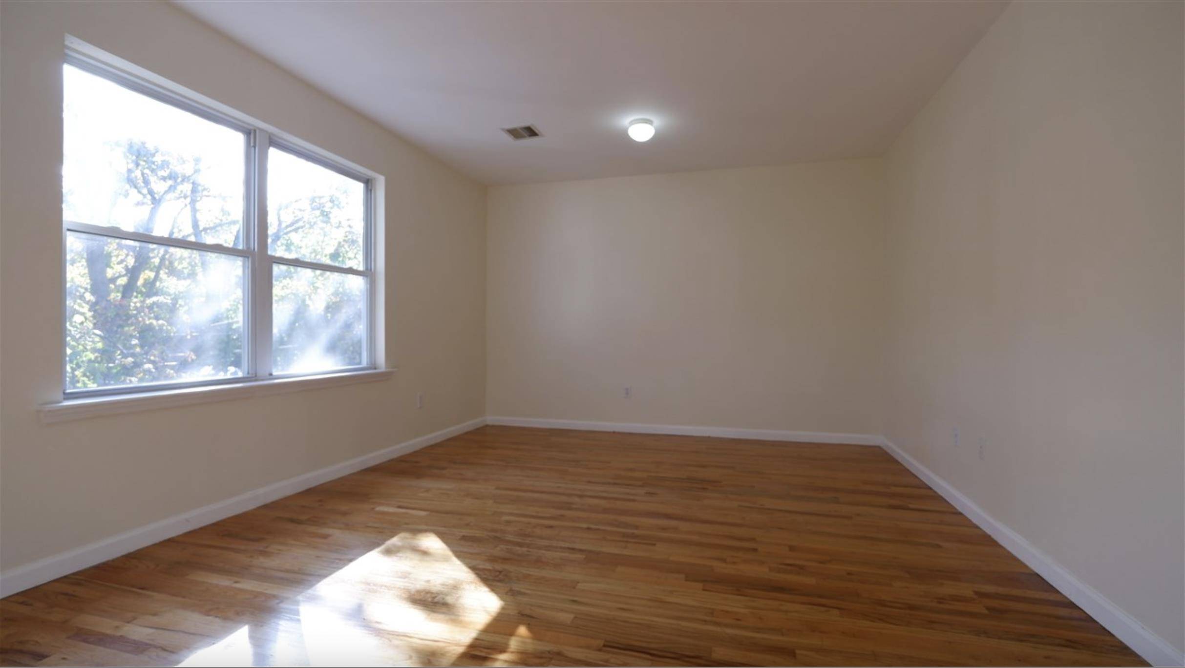 Jc Heights, NJ 07307,212 NEW YORK AVE  #2