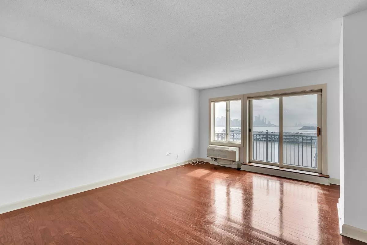 Edgewater, NJ 07020,6209 CITY PL