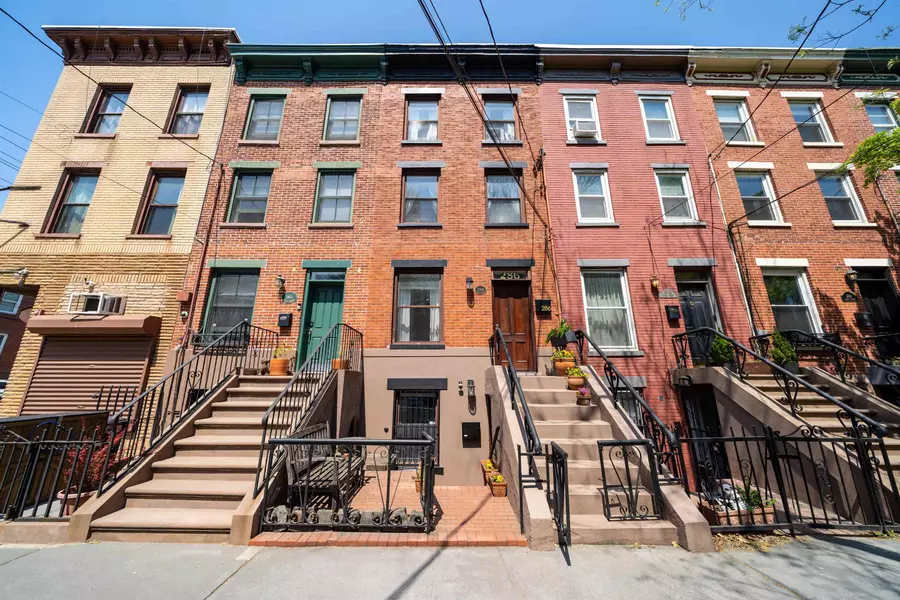 286 6TH ST, Jc Downtown, NJ 07302