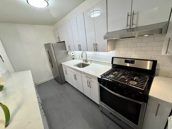 Fort Lee, NJ 07024,2329 HUDSON TERRACE  #B4