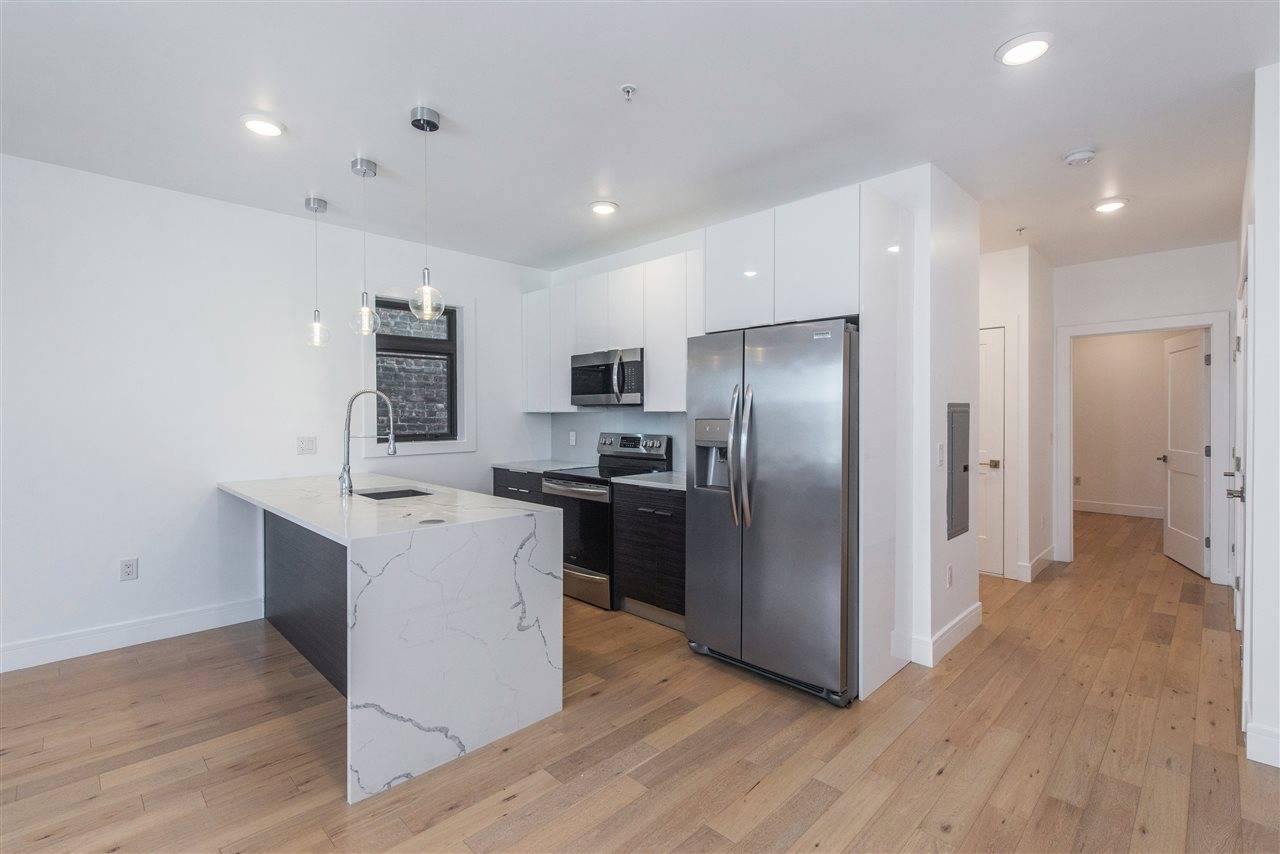 North Bergen, NJ 07047,7505 PARK AVE  #302