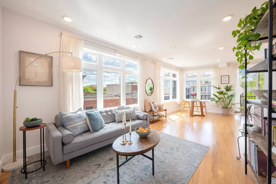 370 1ST ST  #301, Jc Downtown, NJ 07302