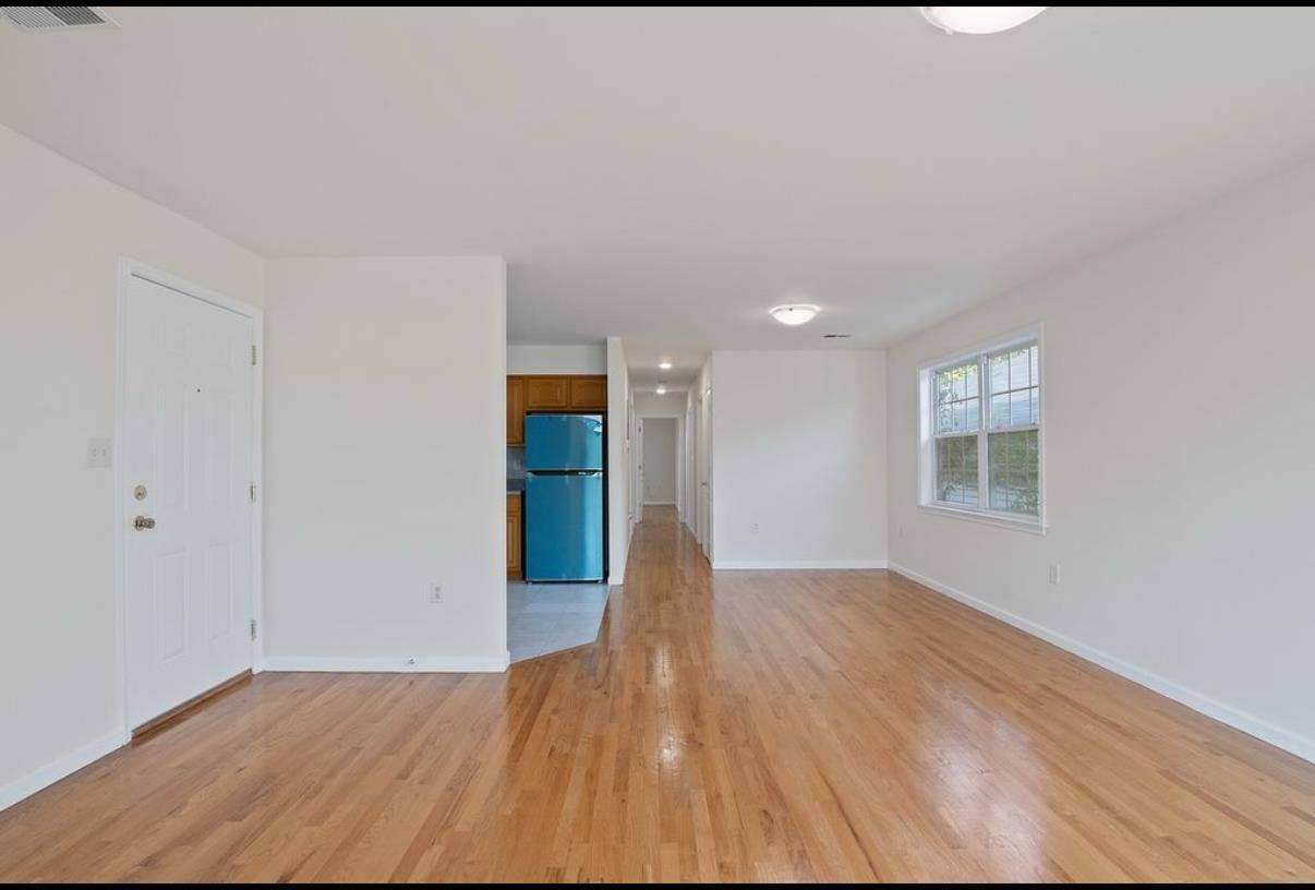 Newark, NJ 07104,31-33 CHESTER AVE  #1