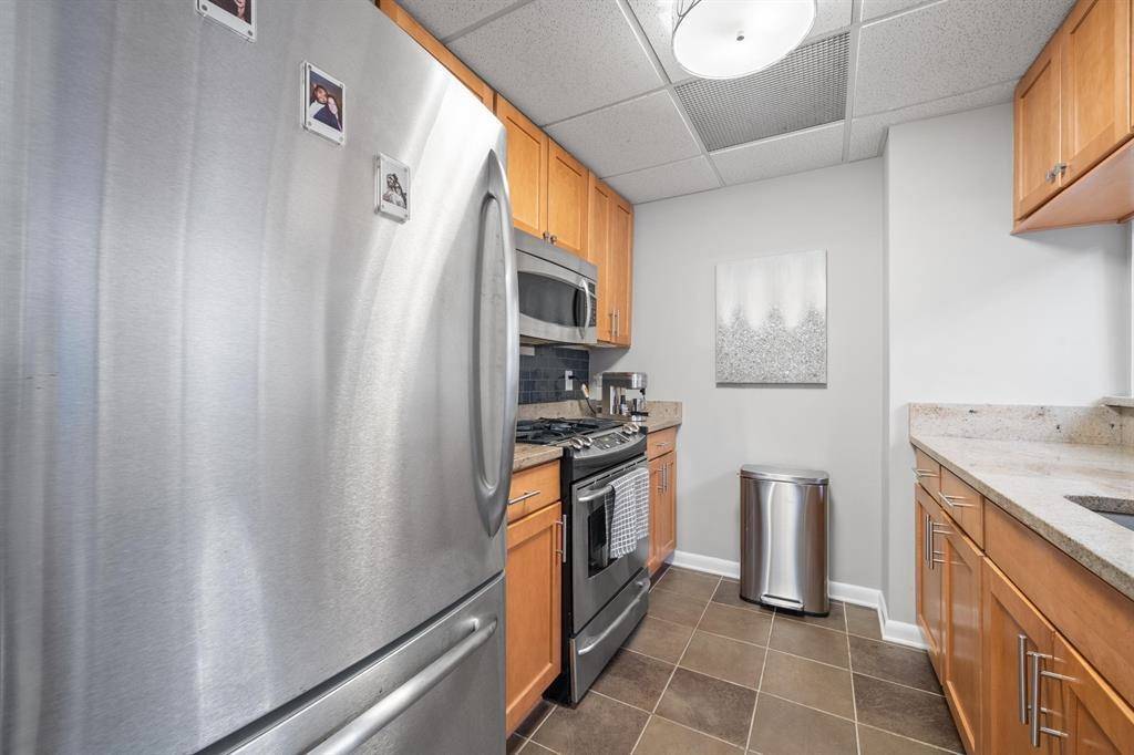 Jc Downtown, NJ 07302,187 WAYNE ST  #317C