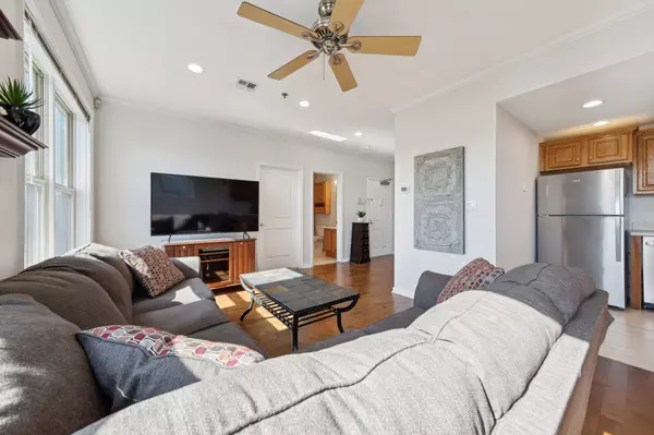 Hoboken, NJ 07030,323 JACKSON ST #602