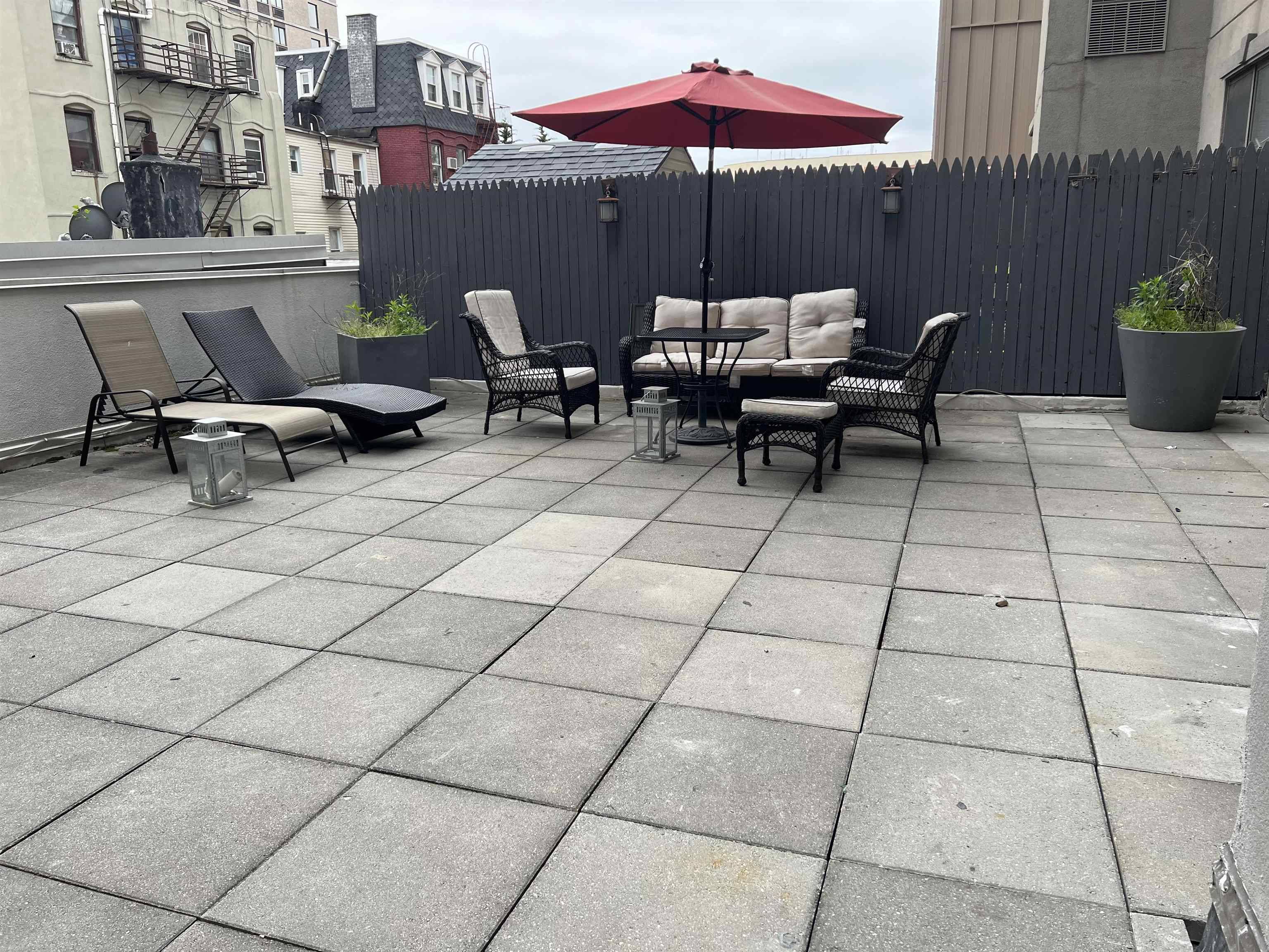 Union City, NJ 07087,4315 PARK AVE  #2i