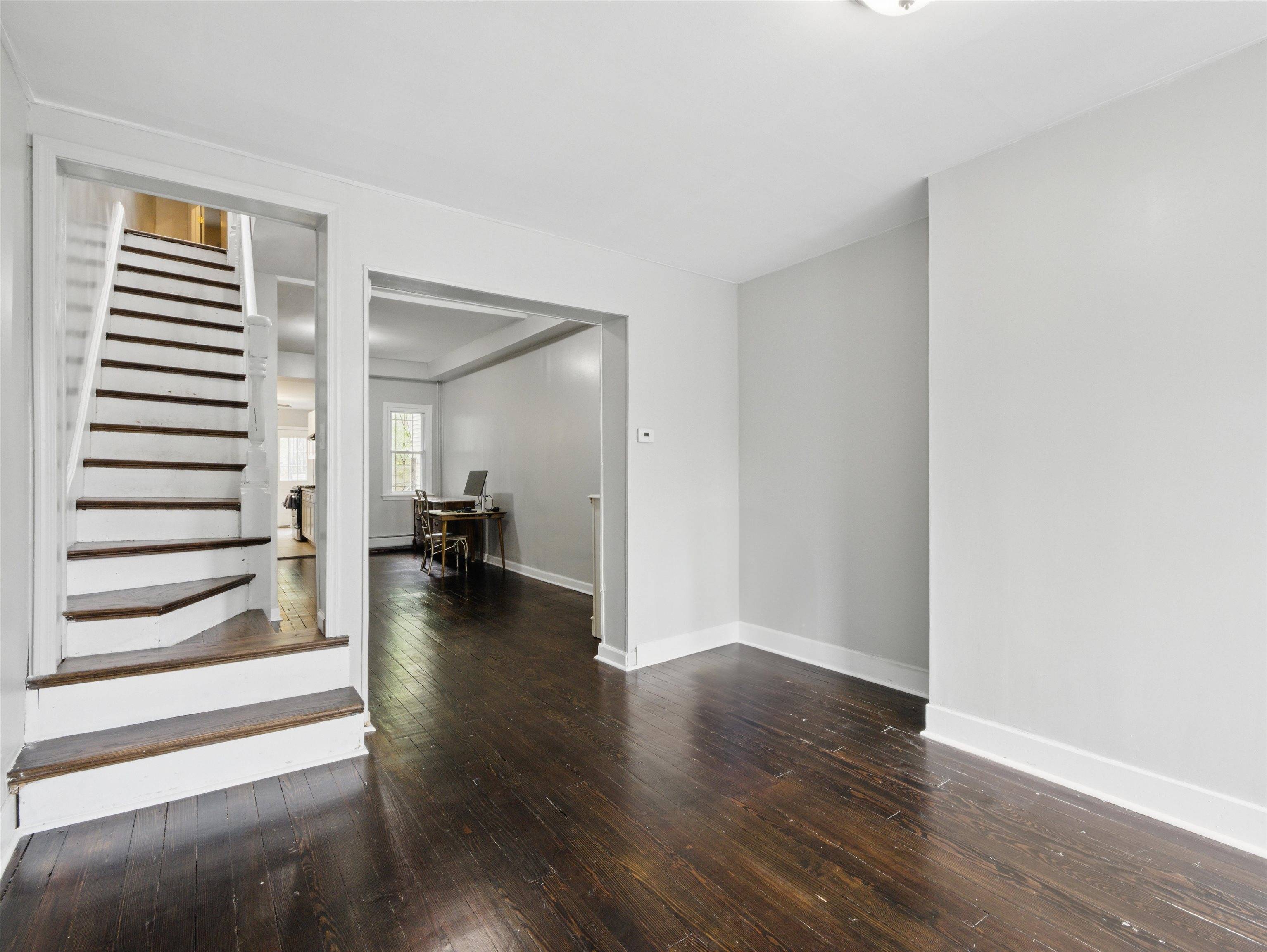 Jc Bergen-lafayett, NJ 07305,121 KEARNEY AVE  #5