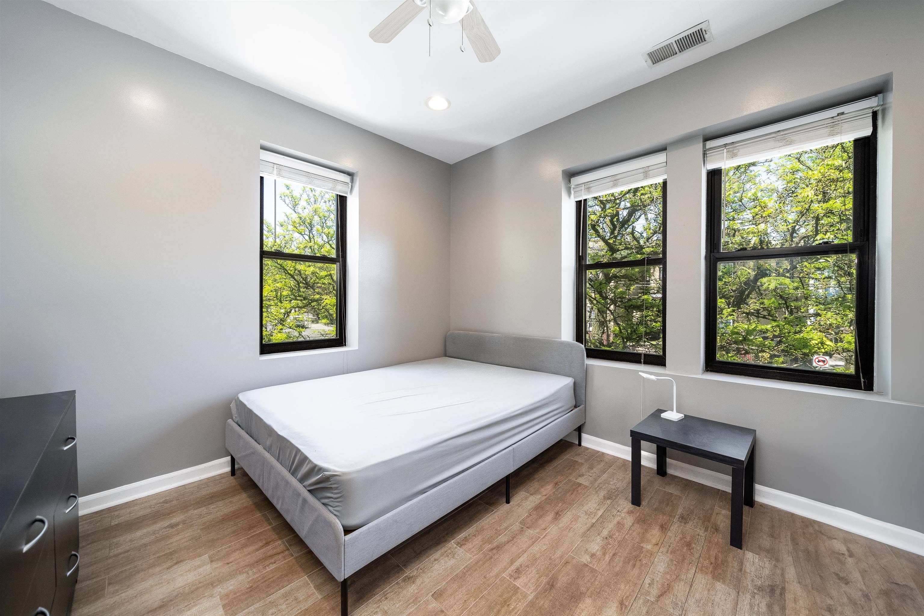 Jc Heights, NJ 07307,17 CUNEO PL  #B