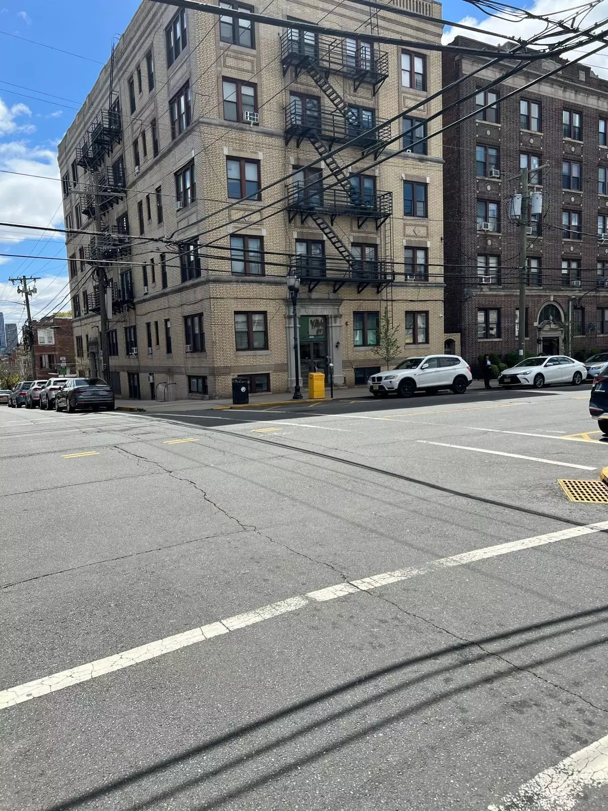 West New York, NJ 07093,6414 PARK AVE  #8