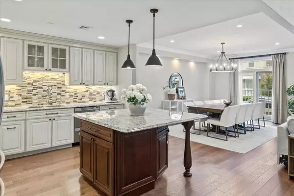 Jc Greenville, NJ 07305,208 SHEARWATER CT WEST  #15