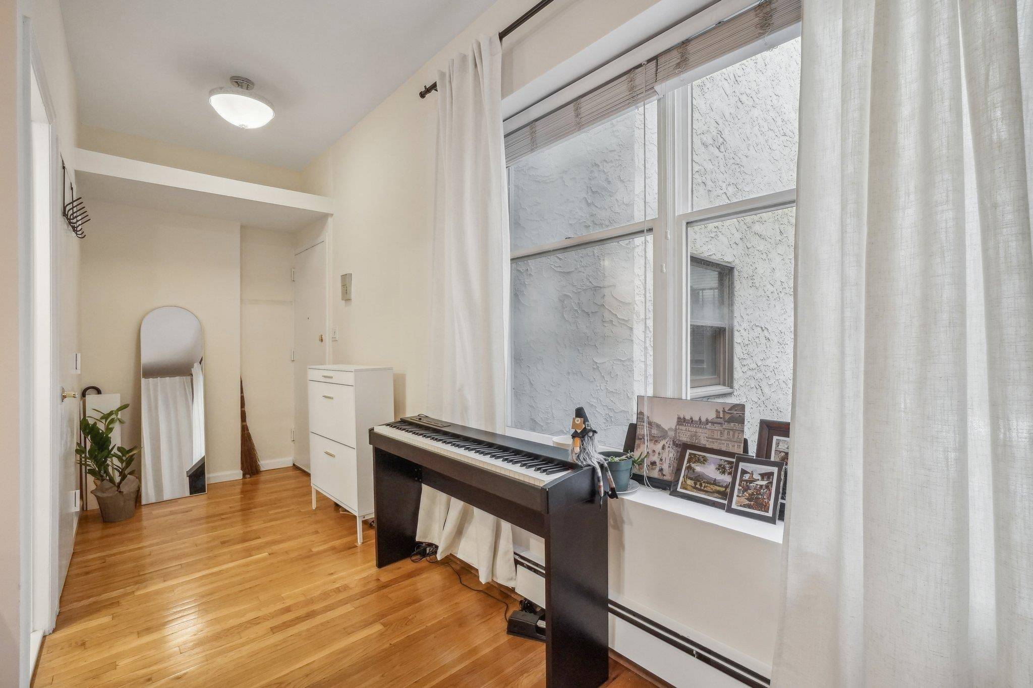 Hoboken, NJ 07030,235 PARK AVE  #2B