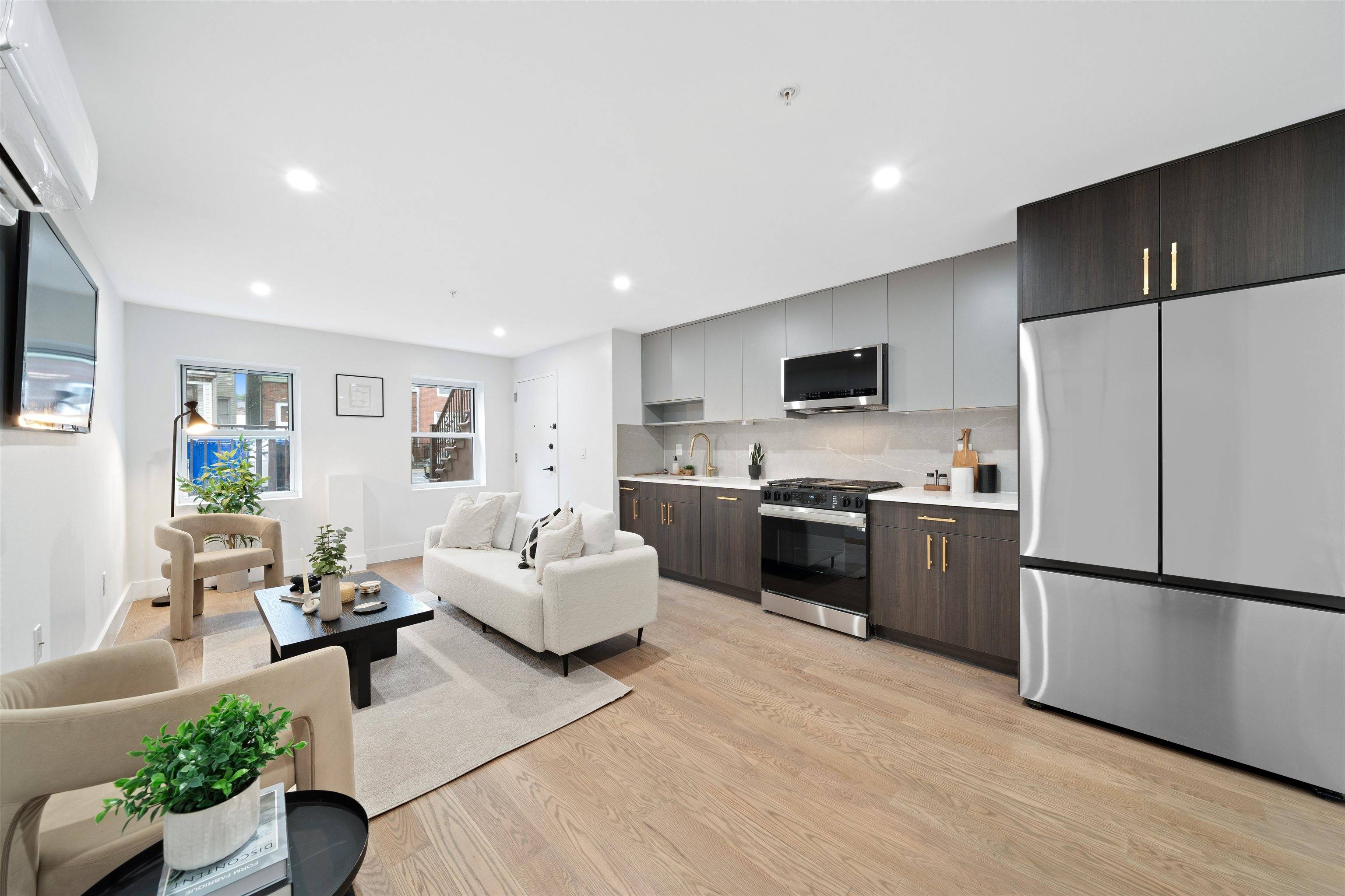 20 STORMS AVE  #1, Jc Journal Square, NJ 07306
