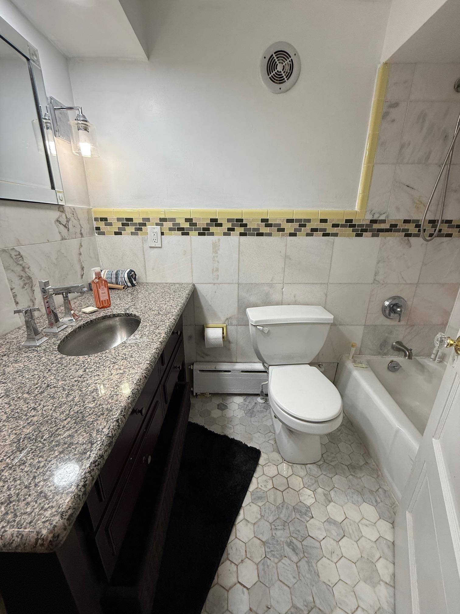 Weehawken, NJ 07086,476 GREGORY AVE  #1