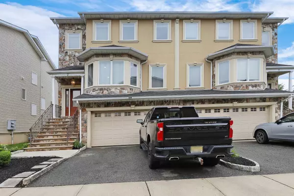 2 JACOBS LANDING WAY, Secaucus, NJ 07094