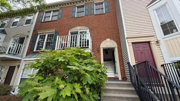 30 HOLLY ST, Jc West Bergen, NJ 07305