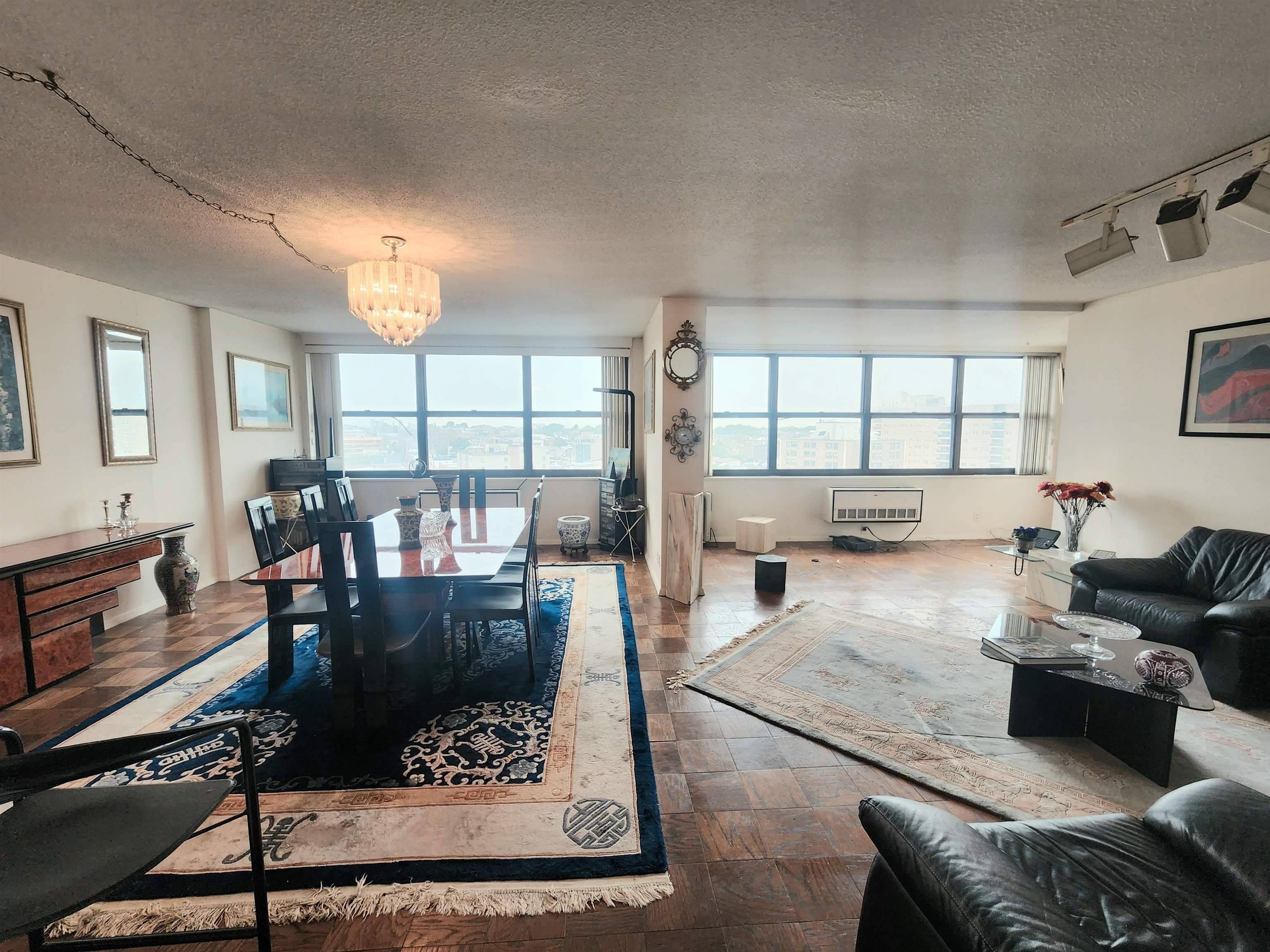 Guttenberg, NJ 07093,7000 BLVD EAST  #31G