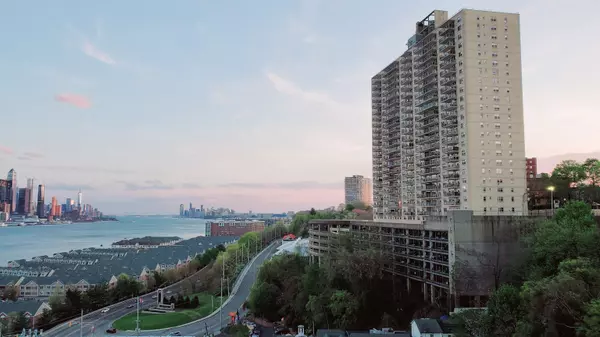 West New York, NJ 07093,6600 BLVD EAST  #AD