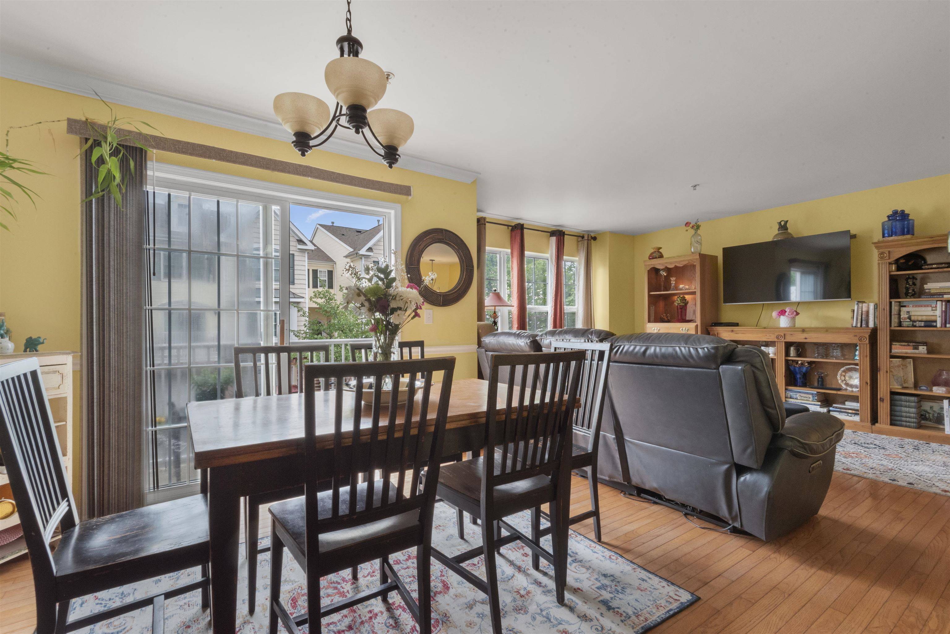 6 ELCO CT, Bayonne, NJ 07002