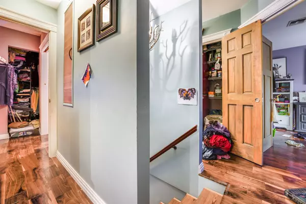 Jc Downtown, NJ 07302,372 5TH ST