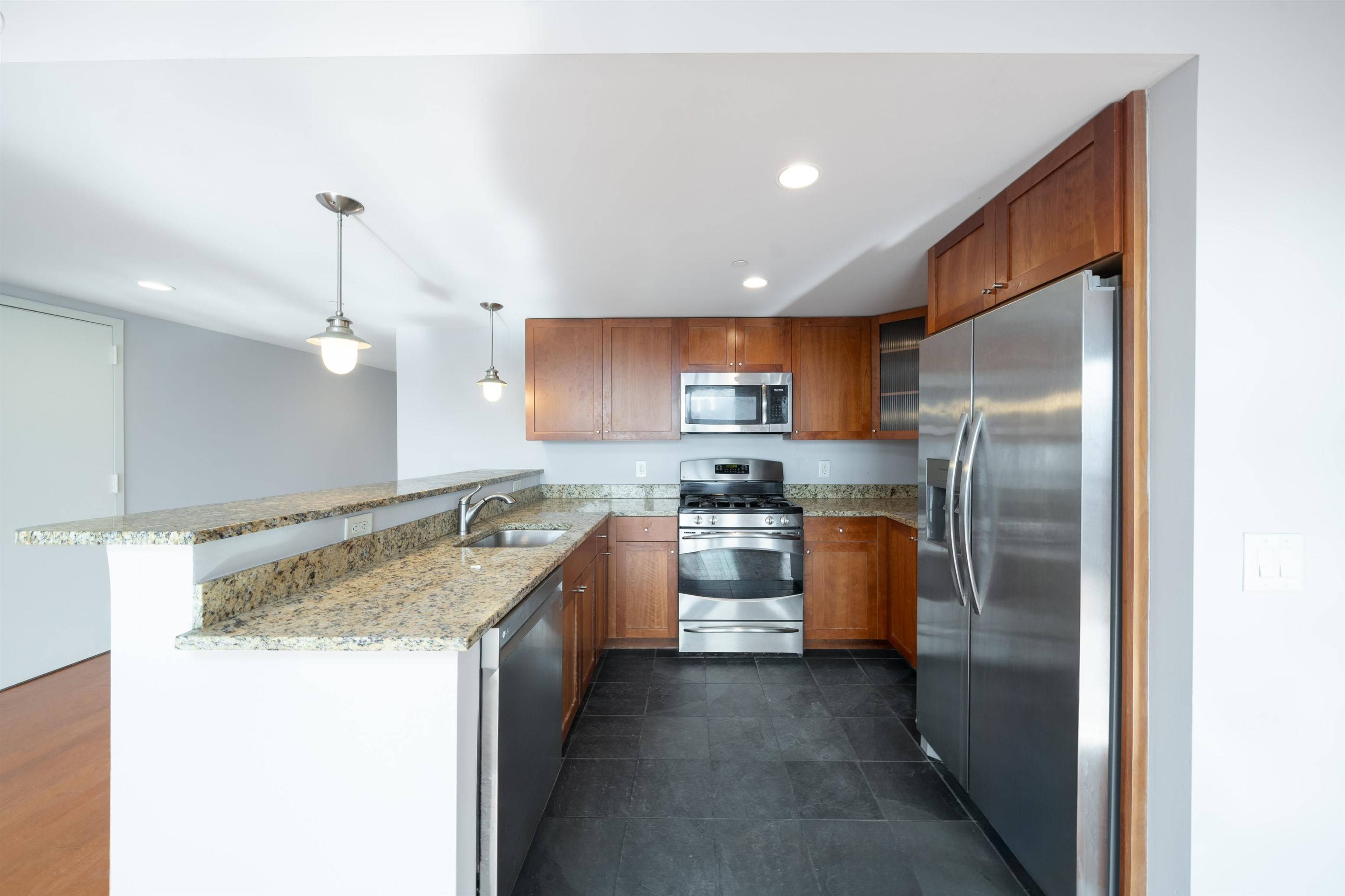 Jc Downtown, NJ 07310,700 GROVE ST  #12G
