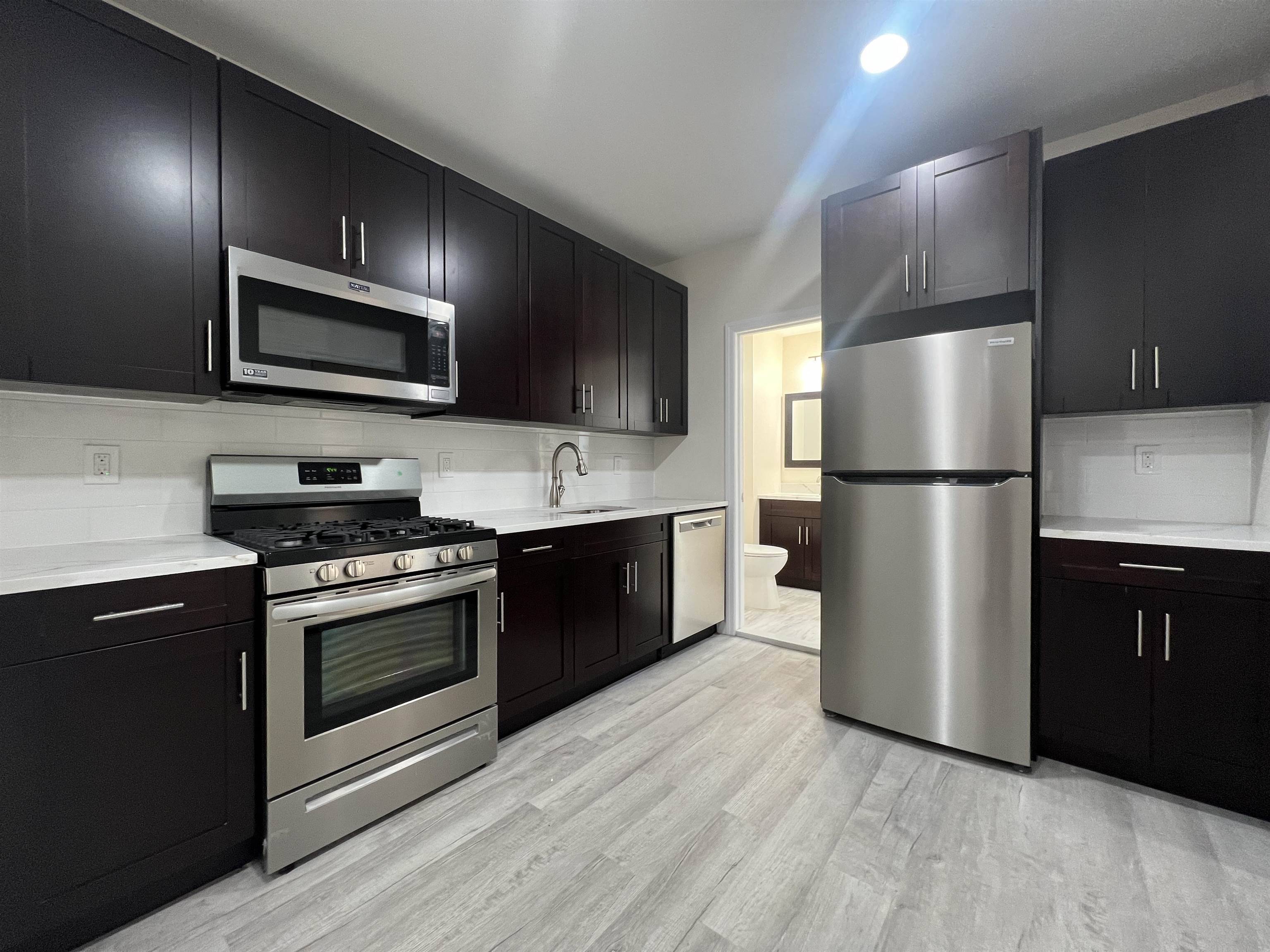 34 GILES AVE #1, Jc Journal Square, NJ 07306
