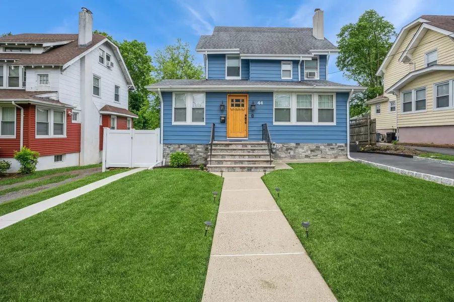 44 GARDEN ST, Teaneck, NJ 07666