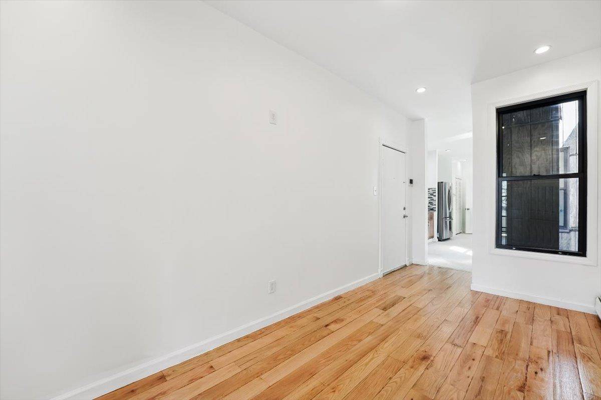 Jc Heights, NJ 07307,138 LEONARD ST  #2R