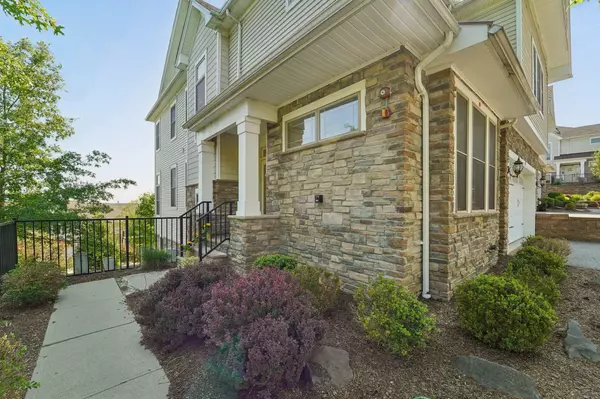 North Caldwell, NJ 07006,19 SUMMIT DR