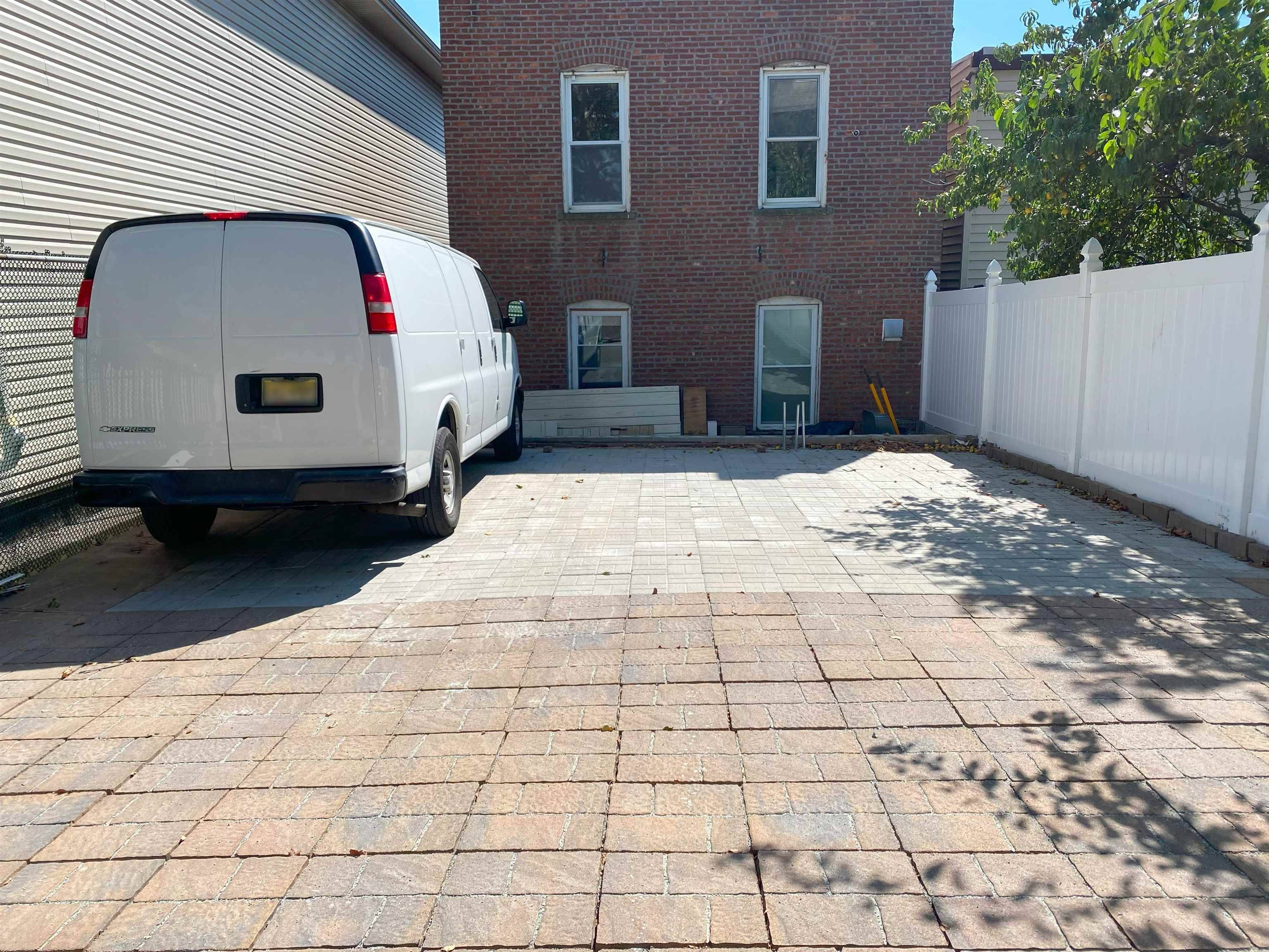 Jc Journal Square, NJ 07306,30 LOGAN AVE