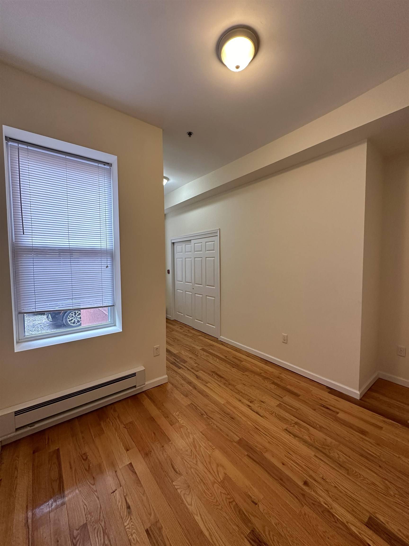 Hoboken, NJ 07030,942 WILLOW AVE  #1L