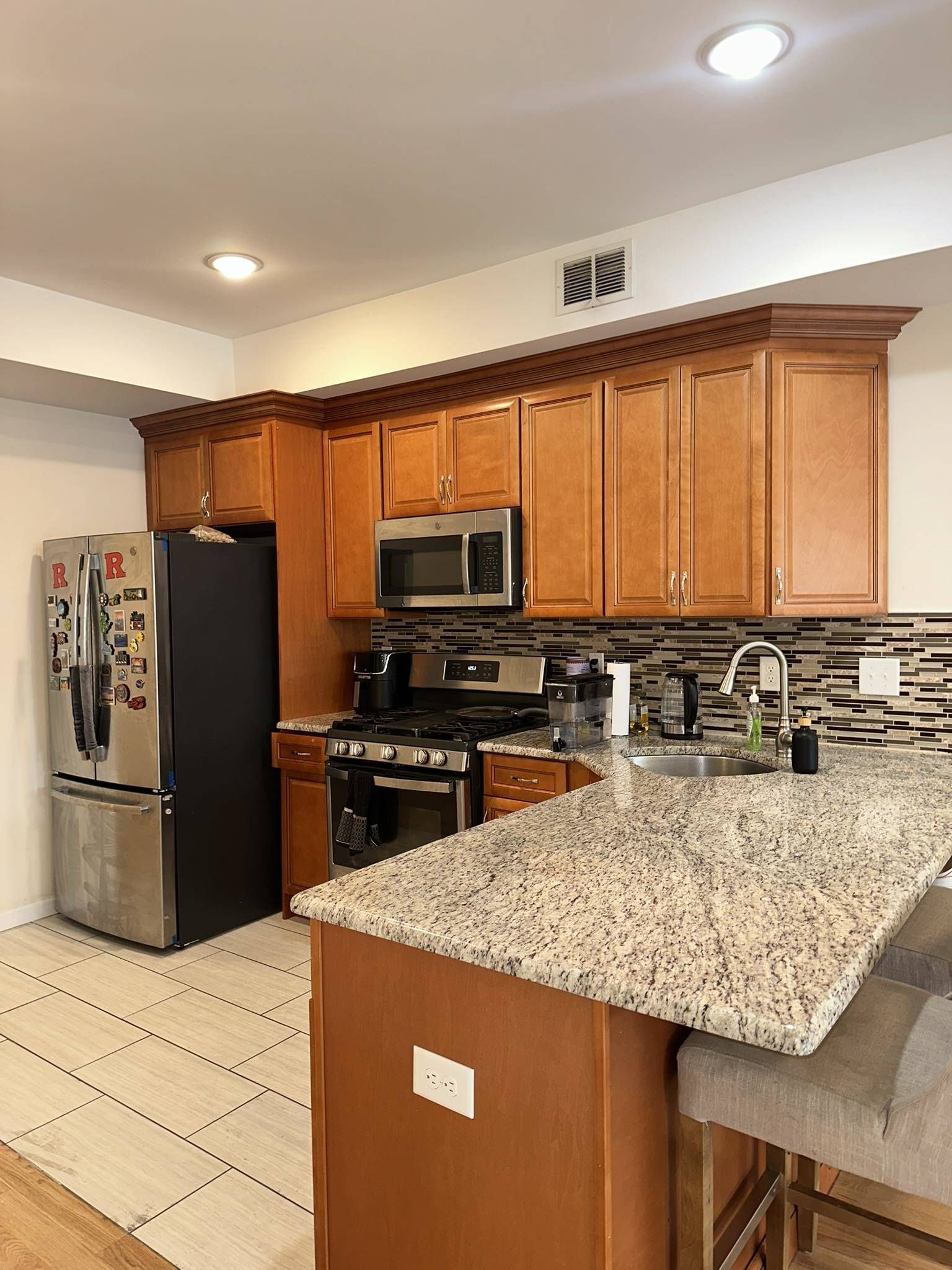 Jc Heights, NJ 07307,180 NORTH ST  #2