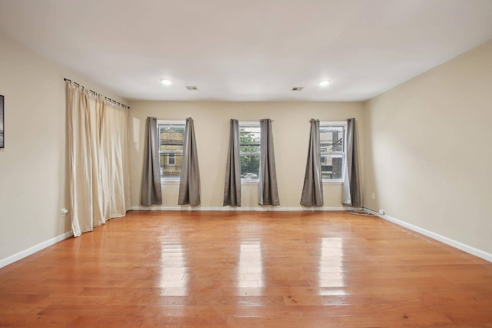 Jc Heights, NJ 07307,1160 SUMMIT AVE  #2