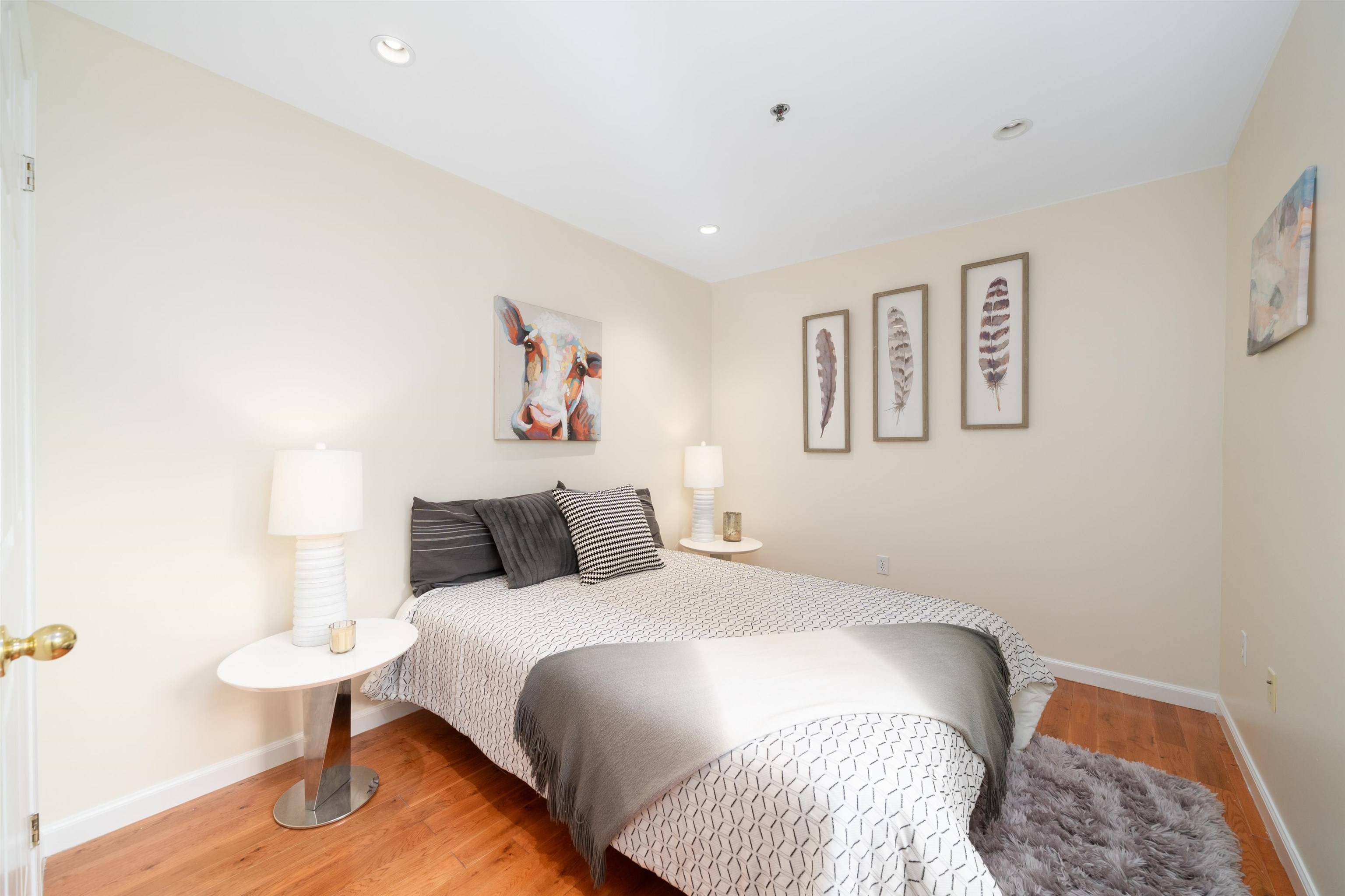 Hoboken, NJ 07030,221 CLINTON ST  #3R