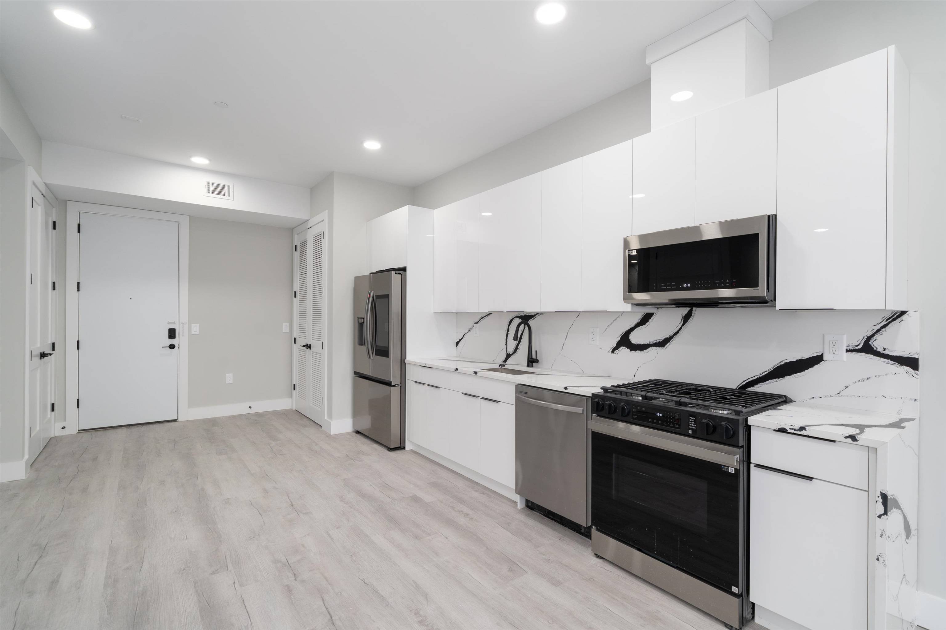 187 CULVER AVE  #411, Jc West Bergen, NJ 07305