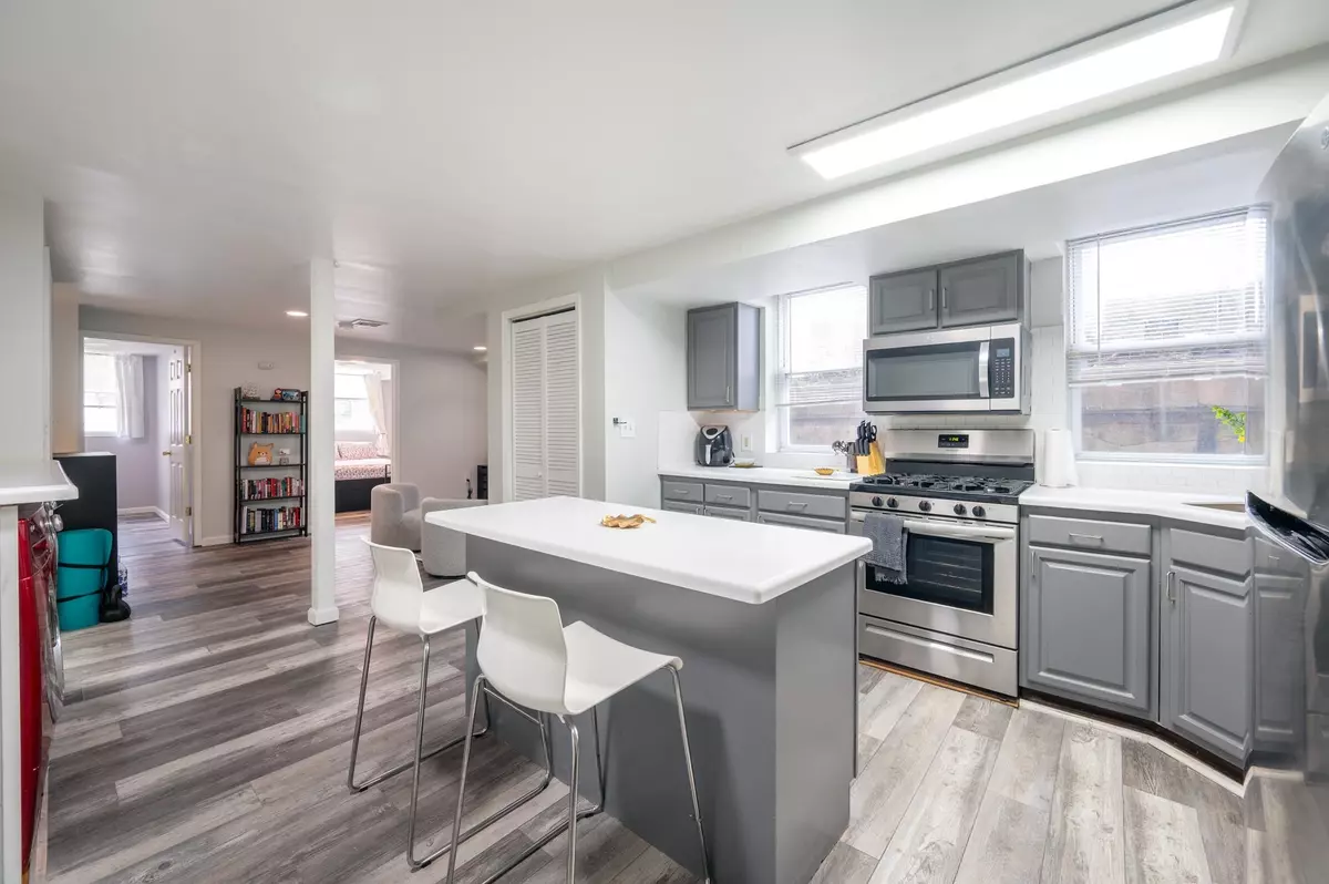 North Bergen, NJ 07047,1406 8TH ST  #9