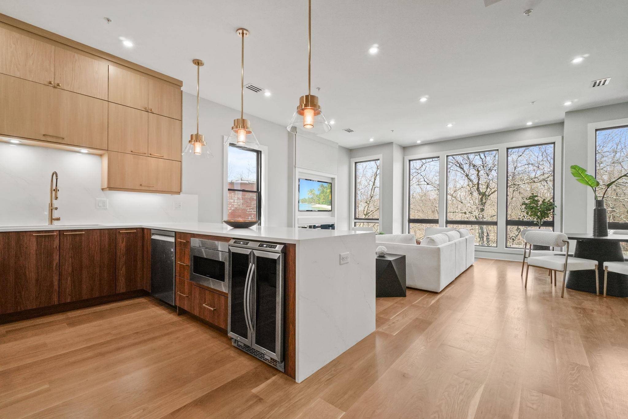 160 CENTRAL AVE #3, Jc Heights, NJ 07307