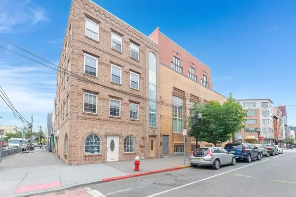 354 3RD ST #3, Jc Downtown, NJ 07302