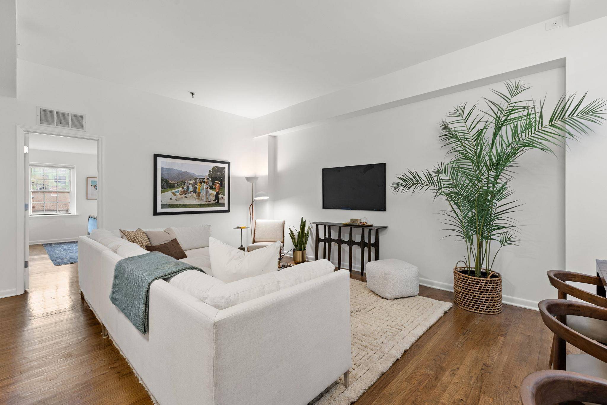 Jc Downtown, NJ 07302,357 VARICK ST  #323B