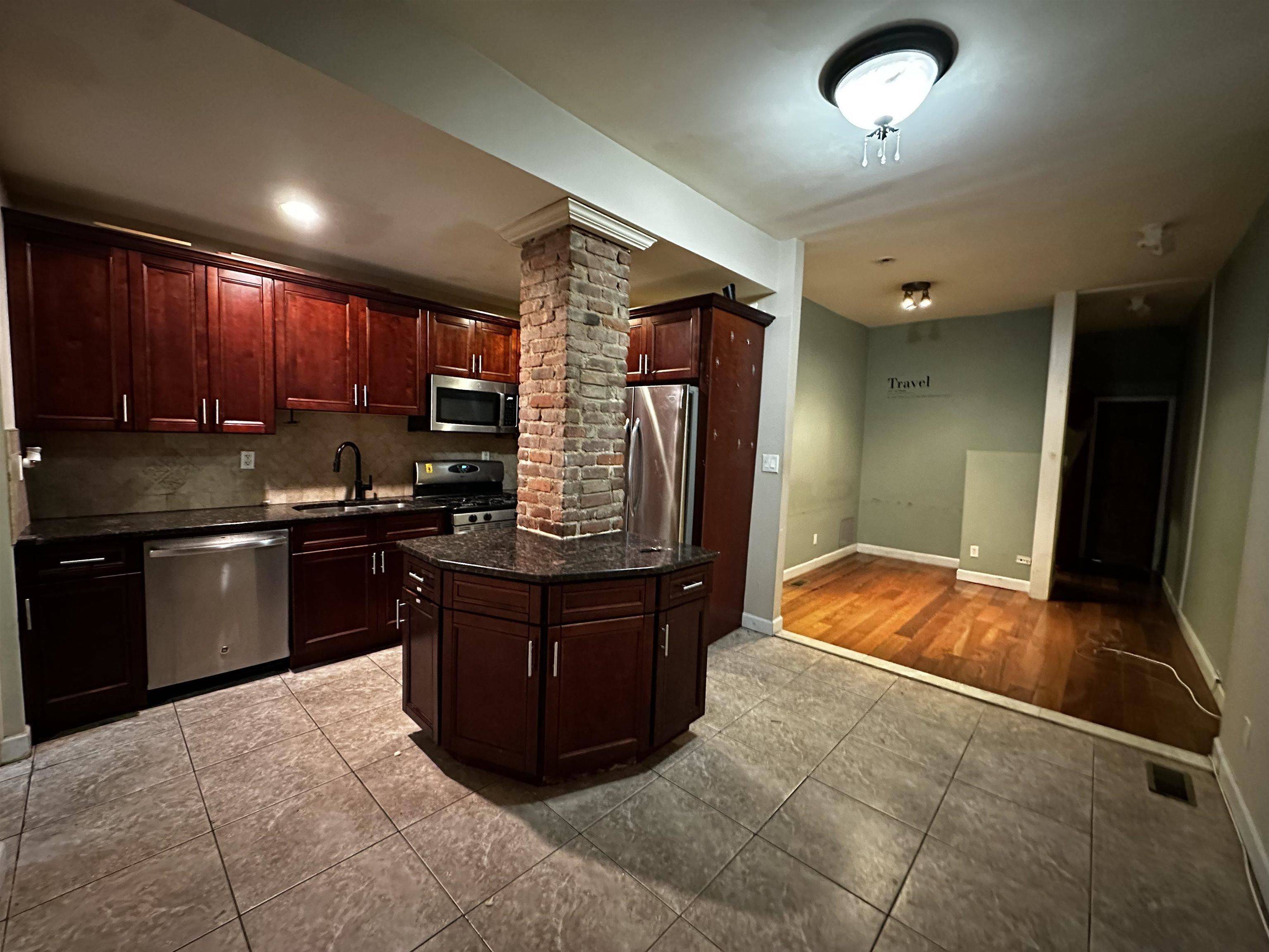 45A VAN REYPEN ST  #1, Jc Journal Square, NJ 07306