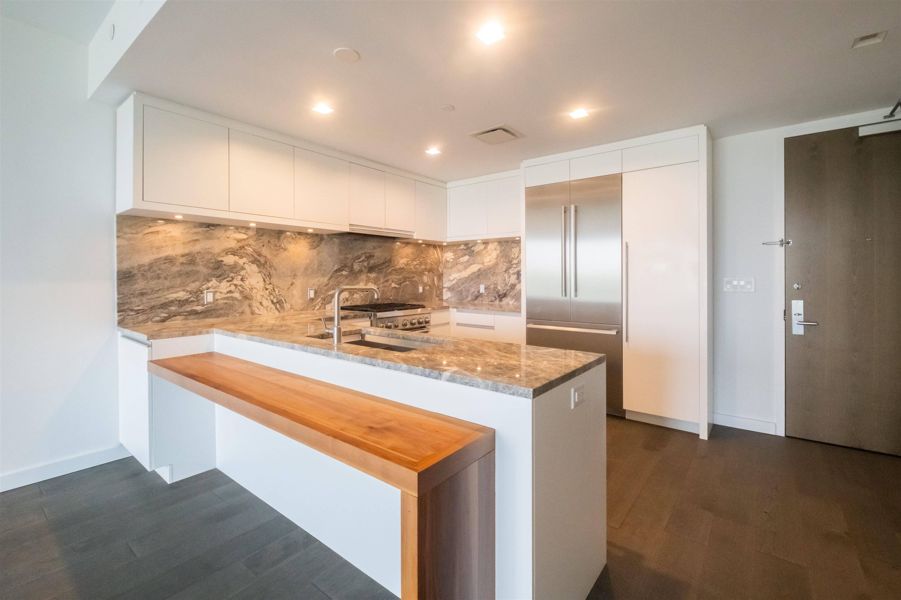 Cliffside Park, NJ 07010,320 ADOLPHUS AVE  #1404