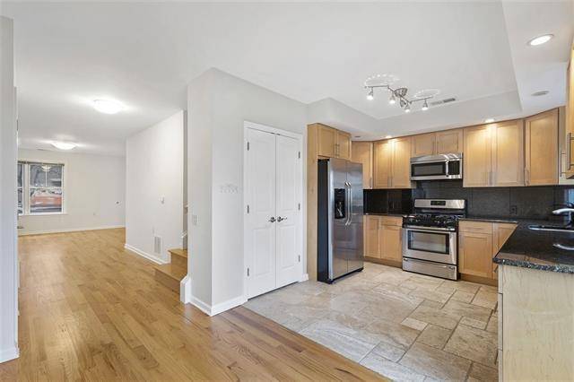 Jc Bergen-lafayett, NJ 07304,20-1 ASH ST  #1