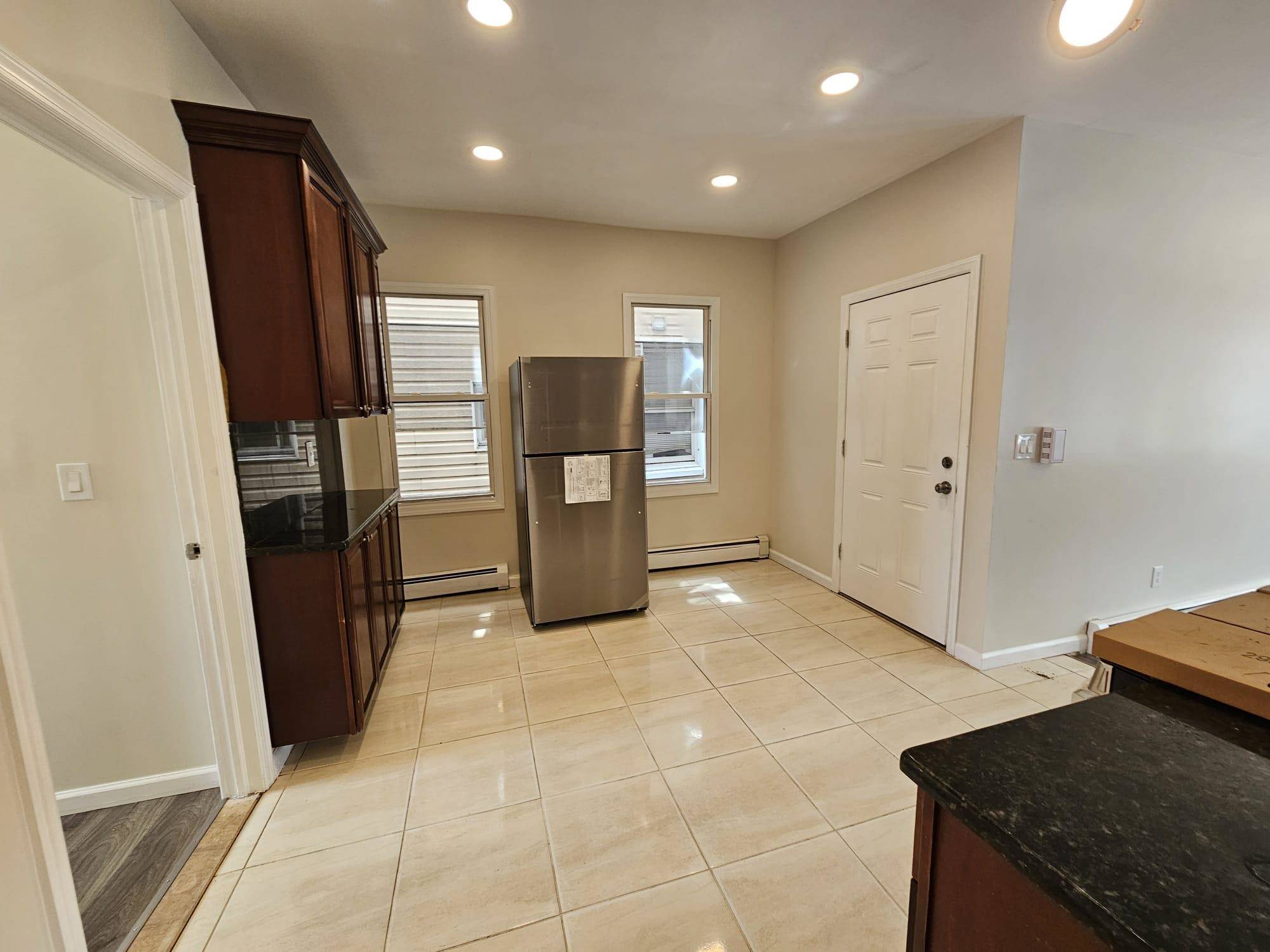 Clifton, NJ 07011,7 DAVIDSON ST  #1st floor