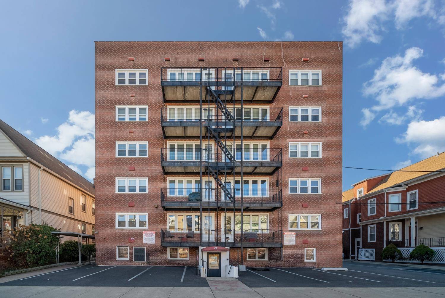 70 WEST 32ND ST #1F, Bayonne, NJ 07002